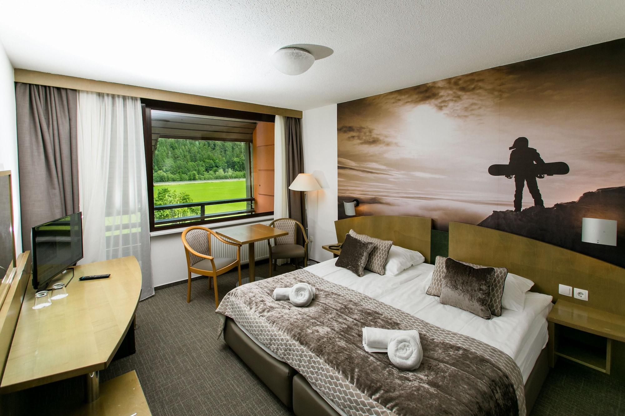Kompas Hotel 4*